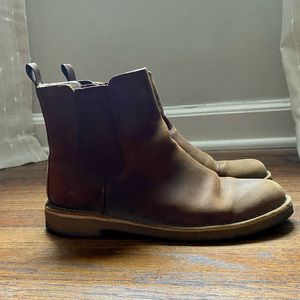 Clarks size 8 1/2 brown ankle boots - gently worn